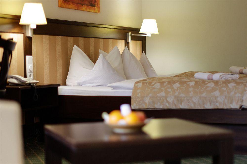 Hotel Hirsch 오버스타우펜 외부 사진