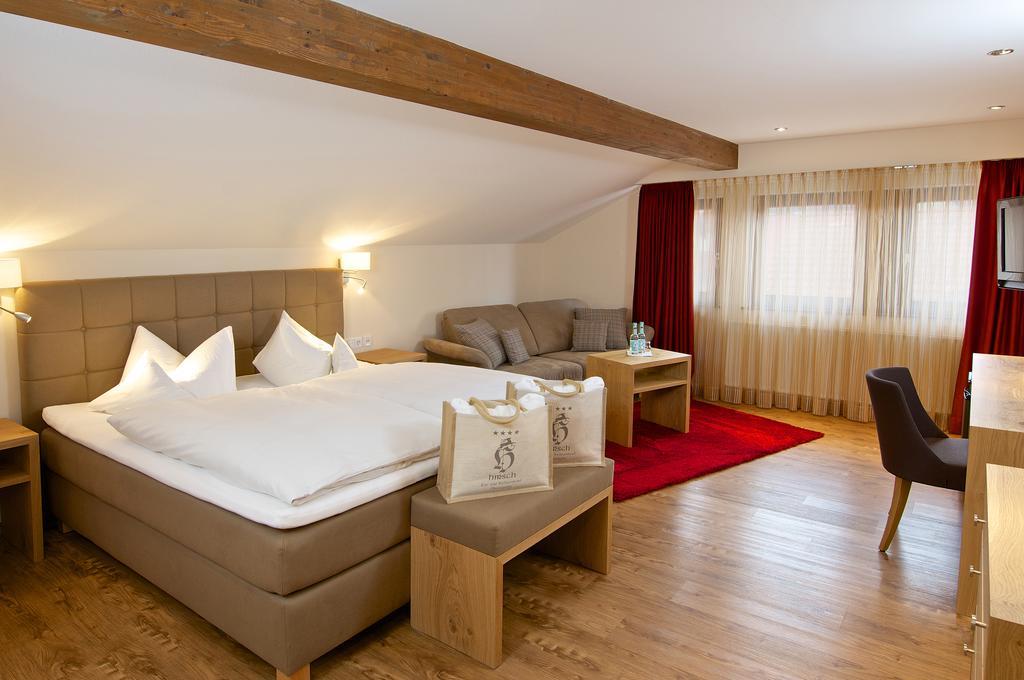 Hotel Hirsch 오버스타우펜 외부 사진